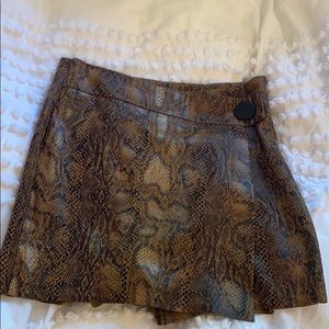Faux snake skin leather skort